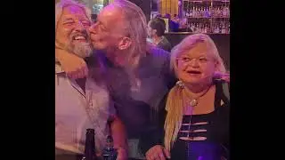 Barry Gibb_20240819_looks like