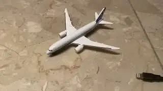 Unboxing majorette 787 Boeing house colours
