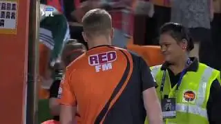 Delhi vs Hyderabad David warner kiss cute wife
