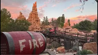 🔴 Disneyland Live: Holiday Highs and Lows with Snow-Where to Go