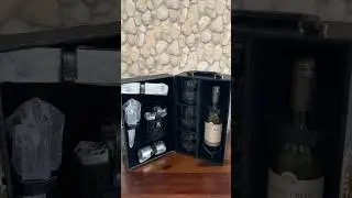 Mini bar set box is the ultimate bar box, perfect for drinks in the go. 🍺 #winebox #barbox