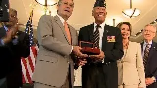 Marines who broke color barrier honored
