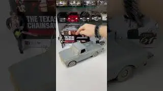 1971 CHEVROLET C10 & LEATHERFACE figure (THE TEXAS CHAINSAW MASSACRE), 1:18 Highway 61 - Greenlight