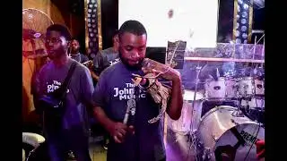 Check this One hour Omele Sequence/loop/120bpm for live shows