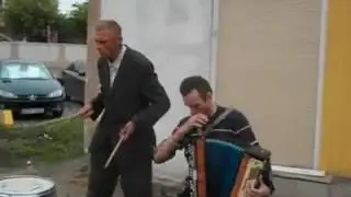 Барабанщик в уД(г)аре...
