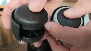 Drehstuhl Rollen DIY selbst montieren wechseln anbringen Heimwerker King beim Schreibtisch Sessel