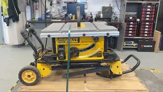 K&ouml;p Klyvs&aring;g med s&aring;gb&auml;nk Dewalt DWE7491-QS p&aring; Klaravik