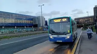 Screaming E200 Dart! | Metrobus Ex-Southdown 6707 (MX09 HHO) | Route 424 Gatwick South - Air Balloon