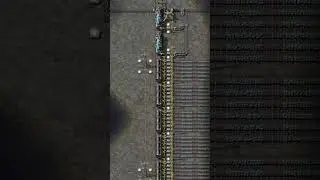 Train unloading its load #factorio #train #trains