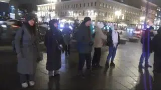 Уличные музыканты Питер Ваня и гр. Cover Band ID AHO на Невском 17 января - Салют, Вера!