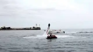 Flyboard. Yalta. Летающий человек над морем на флайборте. Июнь 2016 г.