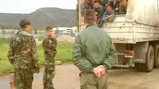 Izlazak bošnjačkih zatvorenika iz zatvora 