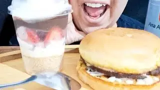 HAMB&Uacute;RGUER CASEIRO E MORANGOFFE MUKBANG BRASIL ASMR FOOD MASTIGA&Ccedil;&Atilde;O