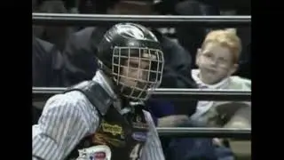 Coyote Ugly chases Andre Moraes - 02 PBR Greensboro