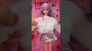 Video completo en YouTube/Barbie elige outfit para ir de compras #barbie #dollsboutique #barbiedoll