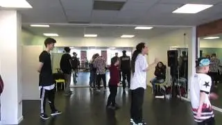 Sideshow Maule teaching at the Dimestop