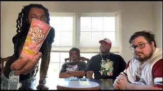 Meiji Yan Yan Strawberry Creme Cracker Sticks with Dip Taste Test Review