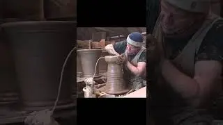 Throwing a medium flowerpot from wild Humber clay #pottery #ceramics #potterytok #potterytiktok