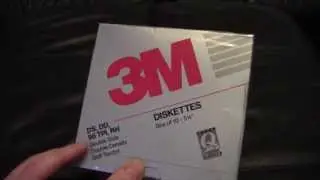 Unsealing / Unboxing 25 year old 5.25 Floppy Disks (With Passion) ;o)