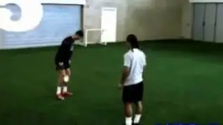 C RONALDO  VS RONALDINHO FREESTYLE