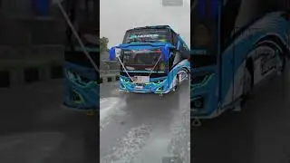 bus Blue Moon mmembasuri dan oleng #bussid #trendingshorts #oleng #telolet #fyp #gg #bismillahfyp ()
