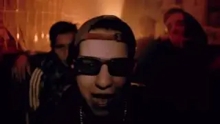 motorolaua.com Young Kira   Motorola Razr Auf Achse