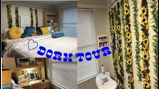 COLLEGE DORM TOUR!! | Nicka M