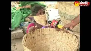 AP lockdown : Daily Labour Workers Face to Face at Eluru - Sakshi TV