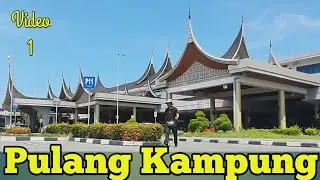Naik pesawat Batam - Padang.