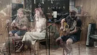 Gefilte Drive - Oyfn Veg Shteyt a Boym | אױפן װעג שטײט א בױם (live)
