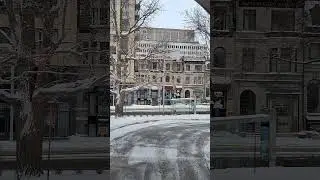 Sous le chapiteau de l'&eacute;glise sur Redpath le Jeudi 25 d&eacute;cembre 2025