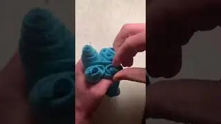 How to make a turkey with a hand towel