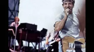 10. Trapped (Bruce Springsteen - Live In Paris 6-29-1985)