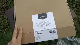 Unboxing my new AmazonBasics laptop bag.
