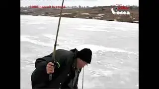 Imagini de arhivă, din 2006, cu ceva ce astăzi este foarte greu să mai vezi👉 Pescuit la copcă.