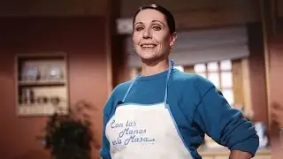 Elena Santonja cantando 