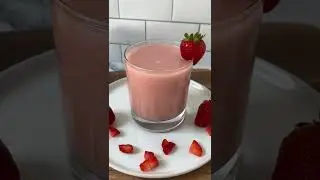 Strawberry Oat Milk | Nutr Machine