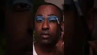 A mini blue eyeshadow tutorial on dark skin feat. Kelly Rowland's vocals! #shorts