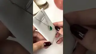 Colar gota Dubai esmeralda fusion r&oacute;dio branco