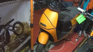 Horwin EK1 Electric Scooter (2022) Exterior and Interior