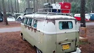 Le Combi T1 Split Mango de 1960 au VW California Festival