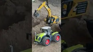 Claas Xerion 5000 RC Bagger Modellbau #rc #shorts #shortsvideo #traktor #rcexcavator #bagger #claas