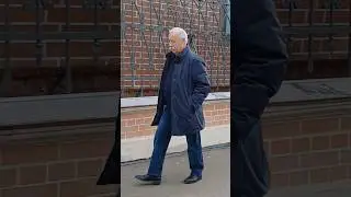 Леонид Якубович на прощании с Олегом Стриженовым
