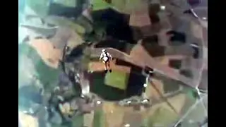 Graba su desmayo durante ca&iacute;da en paraca&iacute;das
