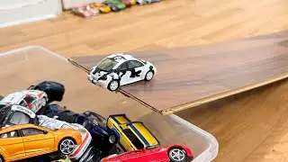 Toy Cars Stopped by a Hand While Moving Up the Slope 🚗✋⬆️