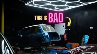 Rebuilding my crash damaged mini: Rear end panel removal, things get worse.