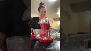 شوفو  ألة الفوشار 🍿علاش طفلة سمينة يحجبوها قبل وقتها وضعيفة تقعد تسعسع🤣اليوم تعرفو علاه عند امال 