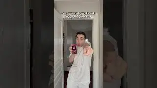 Evde şarkı s&ouml;yleyen kardeş