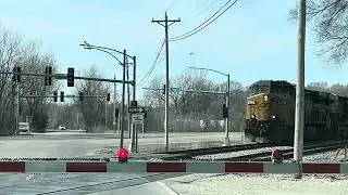 CSXT 499 & 3249 on the CN, Evansdale Iowa. #railfans #train #locomotive #railway #railroad #cn