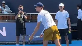 Янник Синнер начал тренировки перед China Open 2025